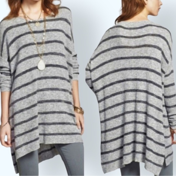 Free People Sweaters - EUC Free People Oversized Gray Striped Tunic Sweater🖤